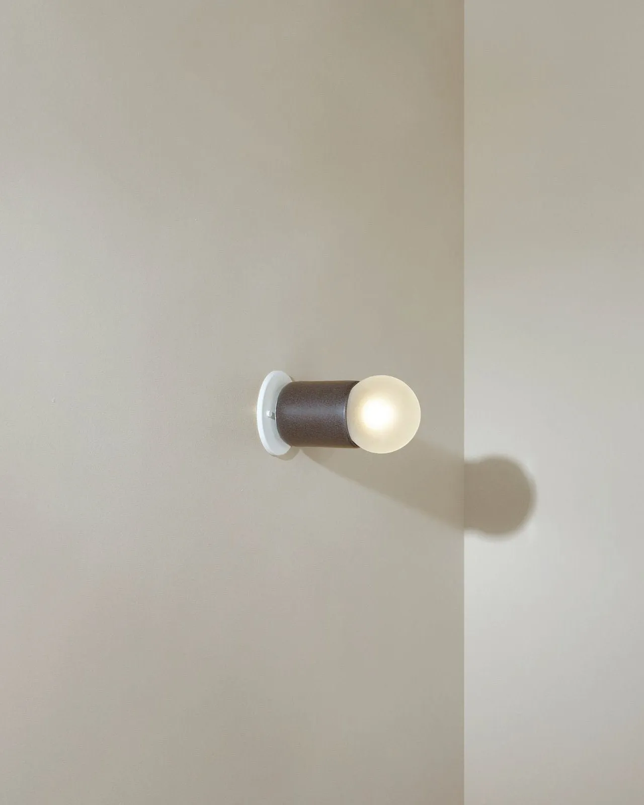 Ceramic Cylindrical Wall Light | Terra