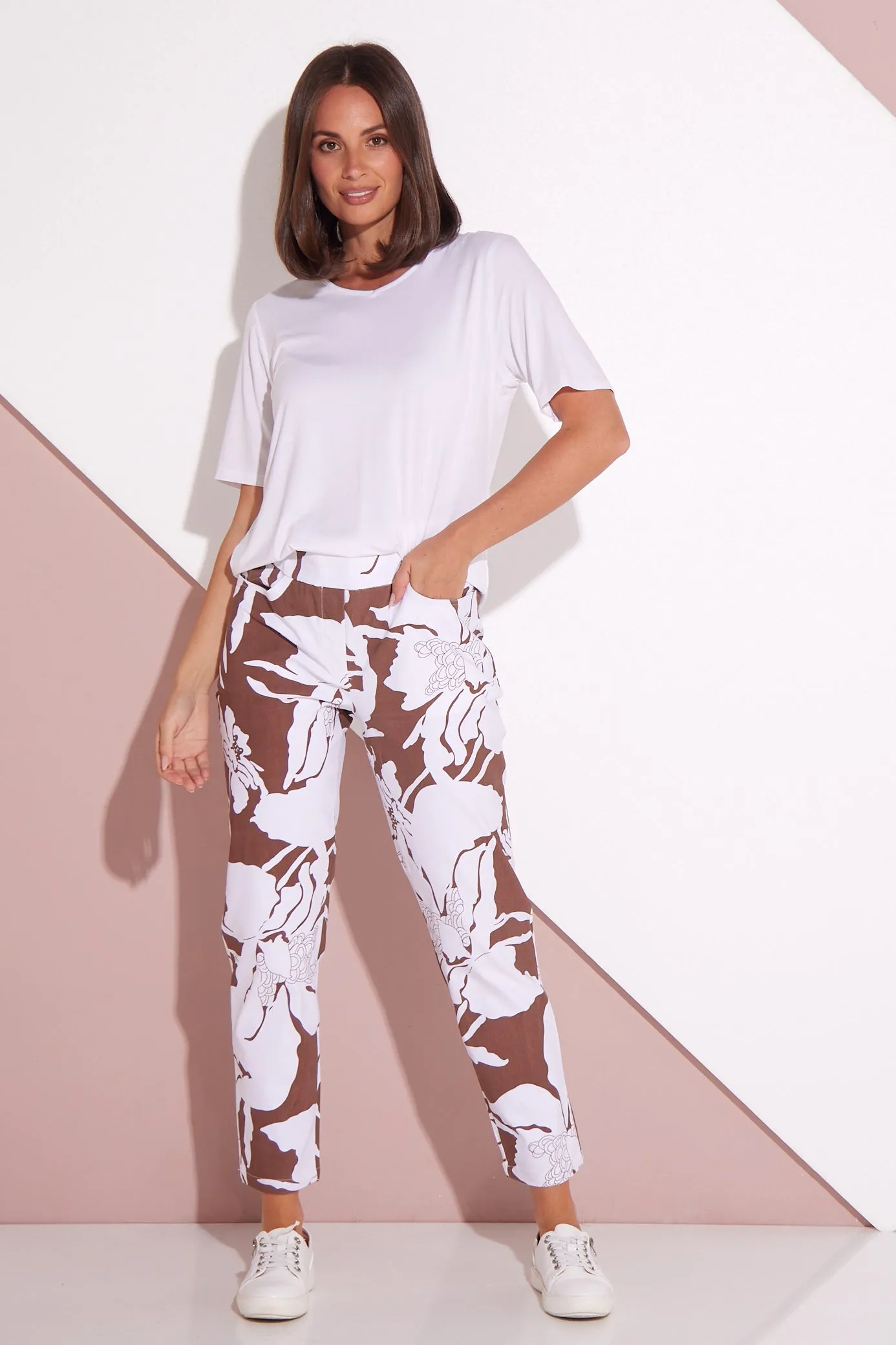 Dana Bengaline Capri Pants - Cocoa Floral