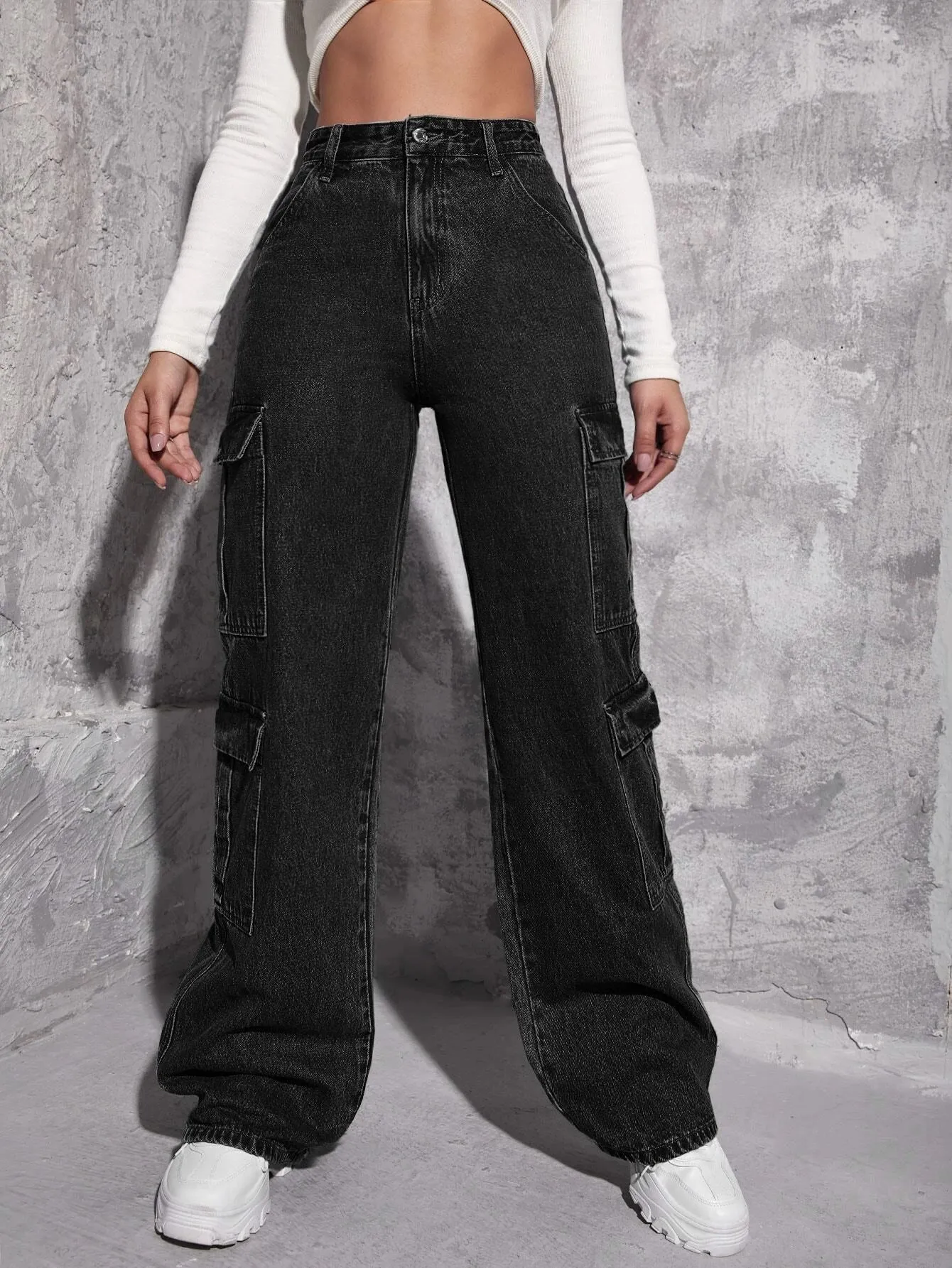 Effortlessly Stylish Flap Pocket Jeans