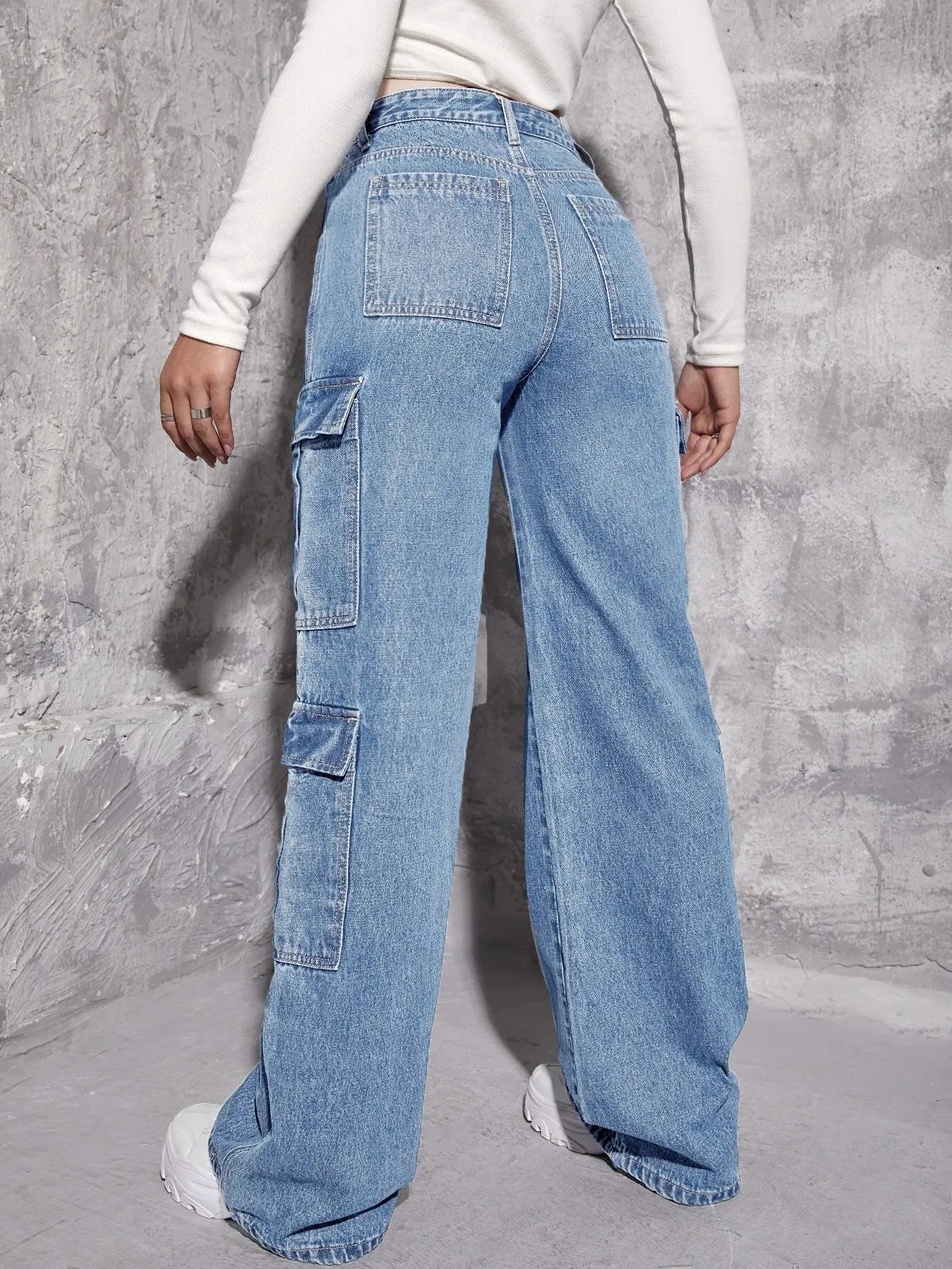 Effortlessly Stylish Flap Pocket Jeans