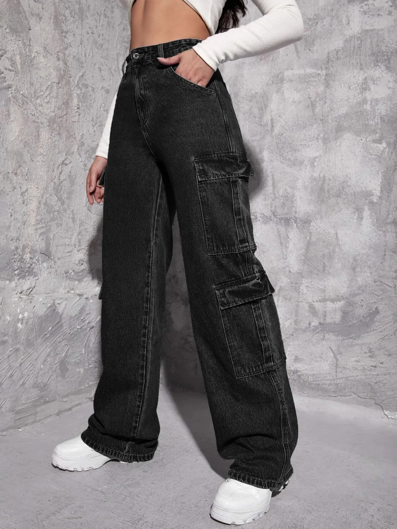 Effortlessly Stylish Flap Pocket Jeans