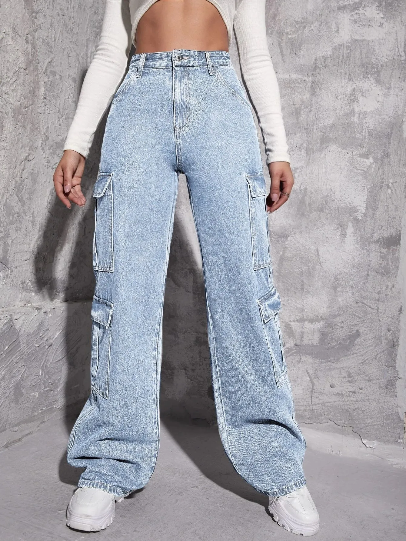 Effortlessly Stylish Flap Pocket Jeans