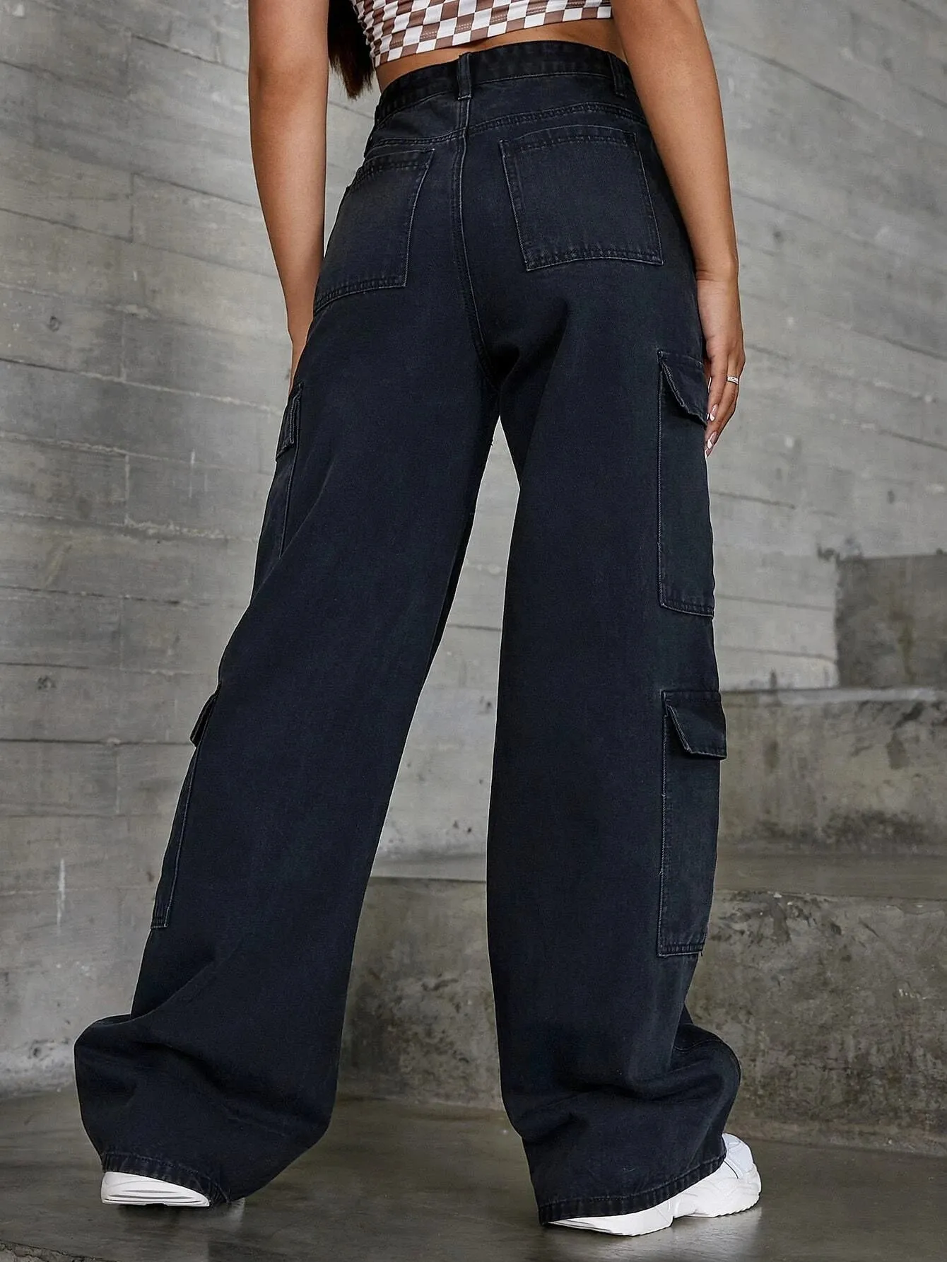 Effortlessly Stylish Flap Pocket Jeans