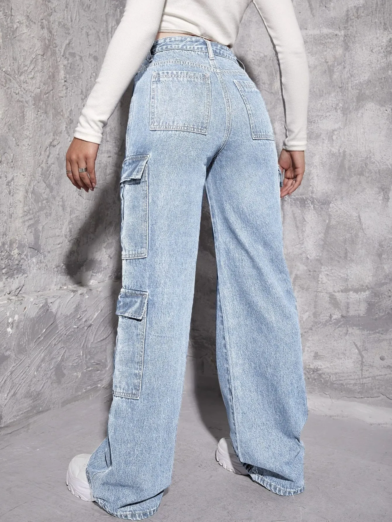 Effortlessly Stylish Flap Pocket Jeans