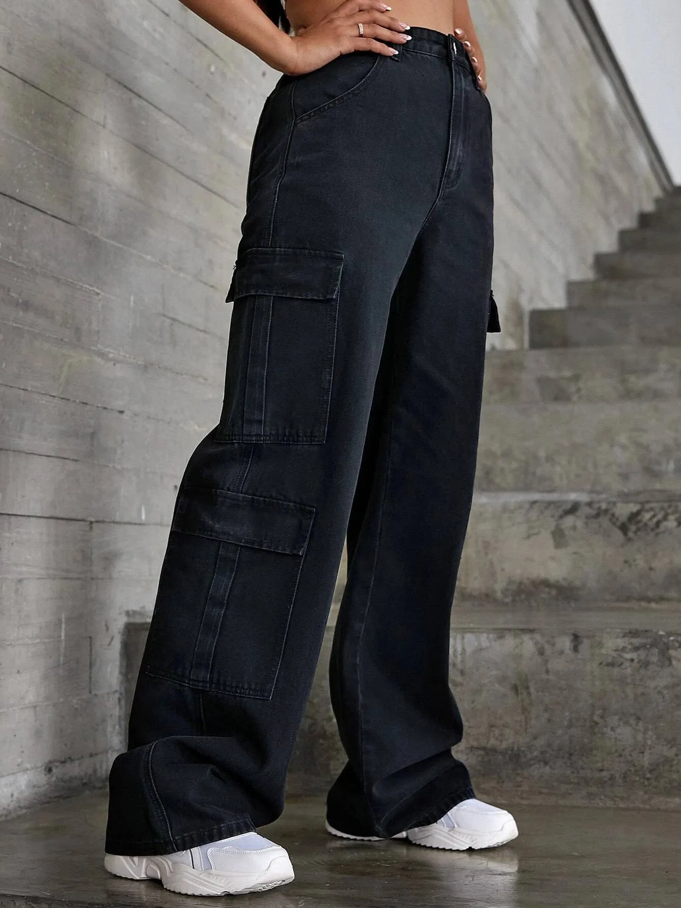 Effortlessly Stylish Flap Pocket Jeans