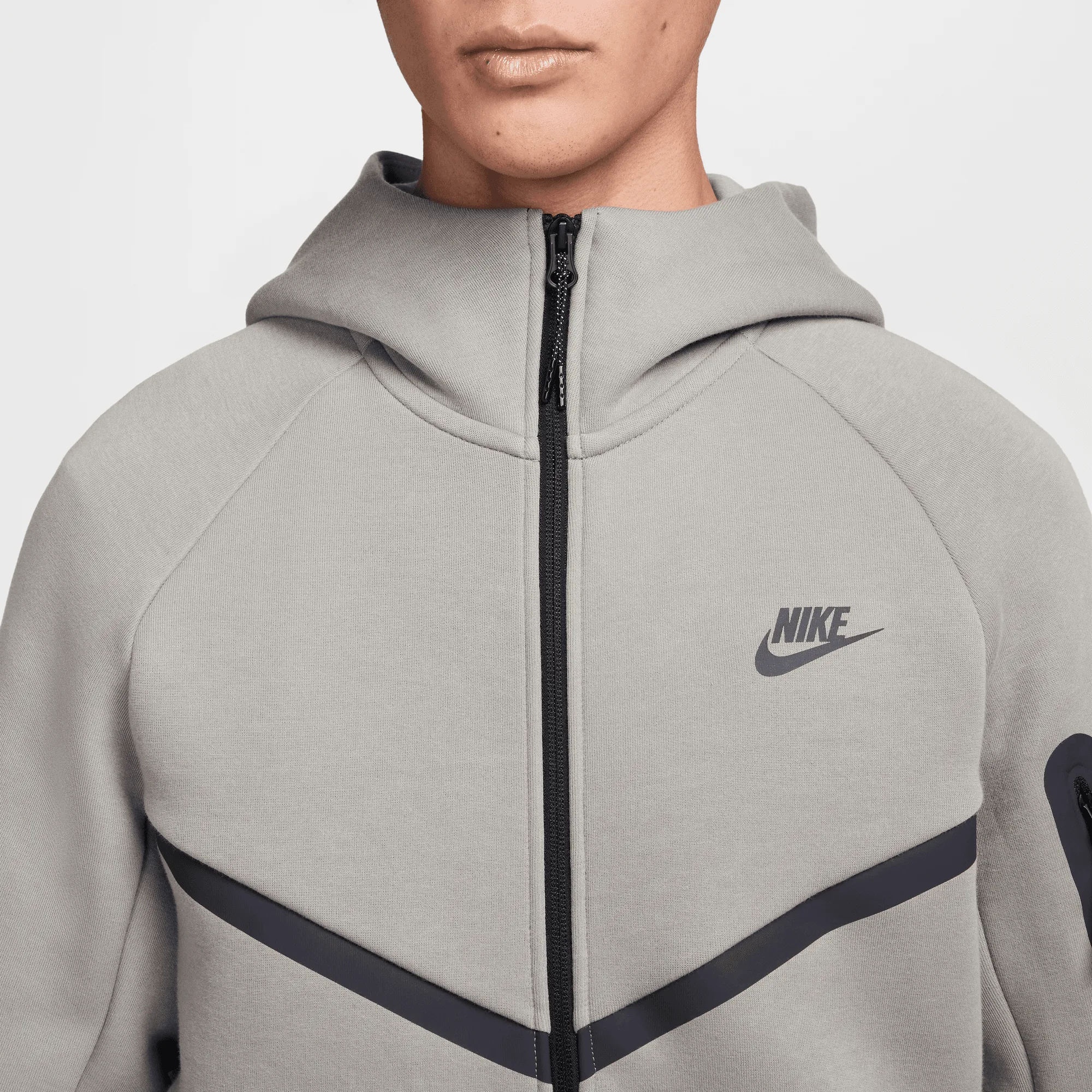 NIKE TECH MEN'S FULL-ZIP WINDRUNNER HOODIE