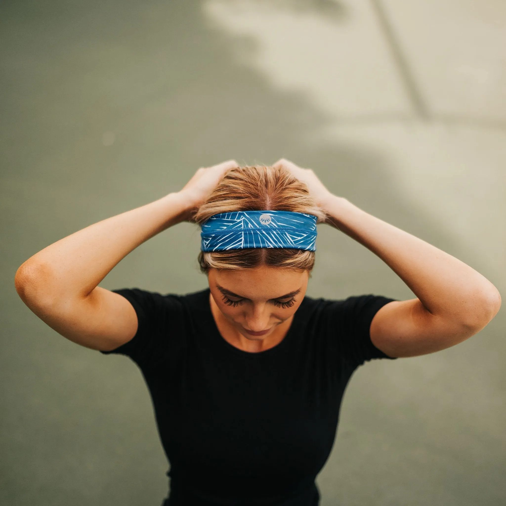 No-Slip Headband - Classic Blue Brushstroke