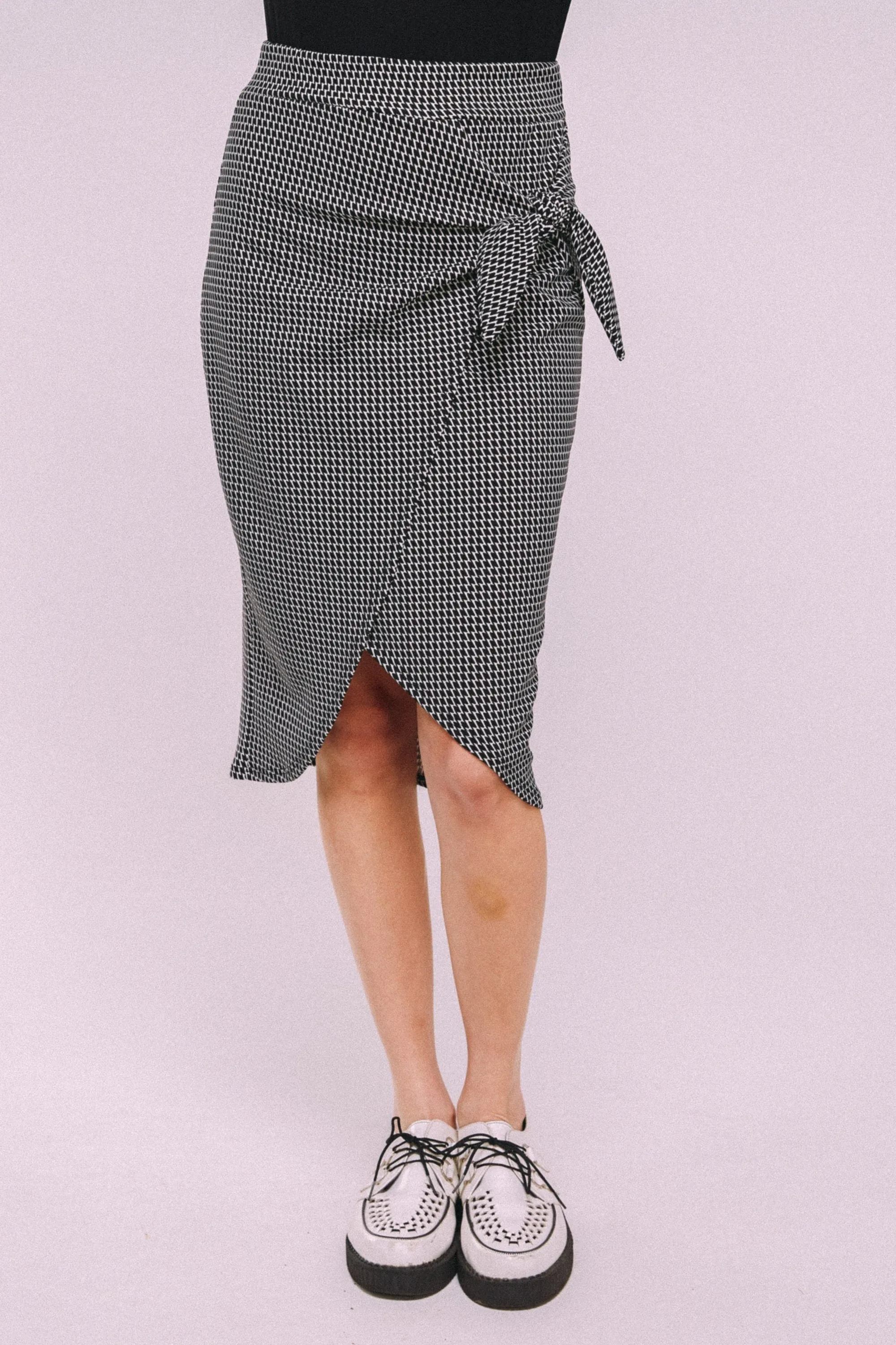 Tie tulip pencil skirt-BLACK WHITE