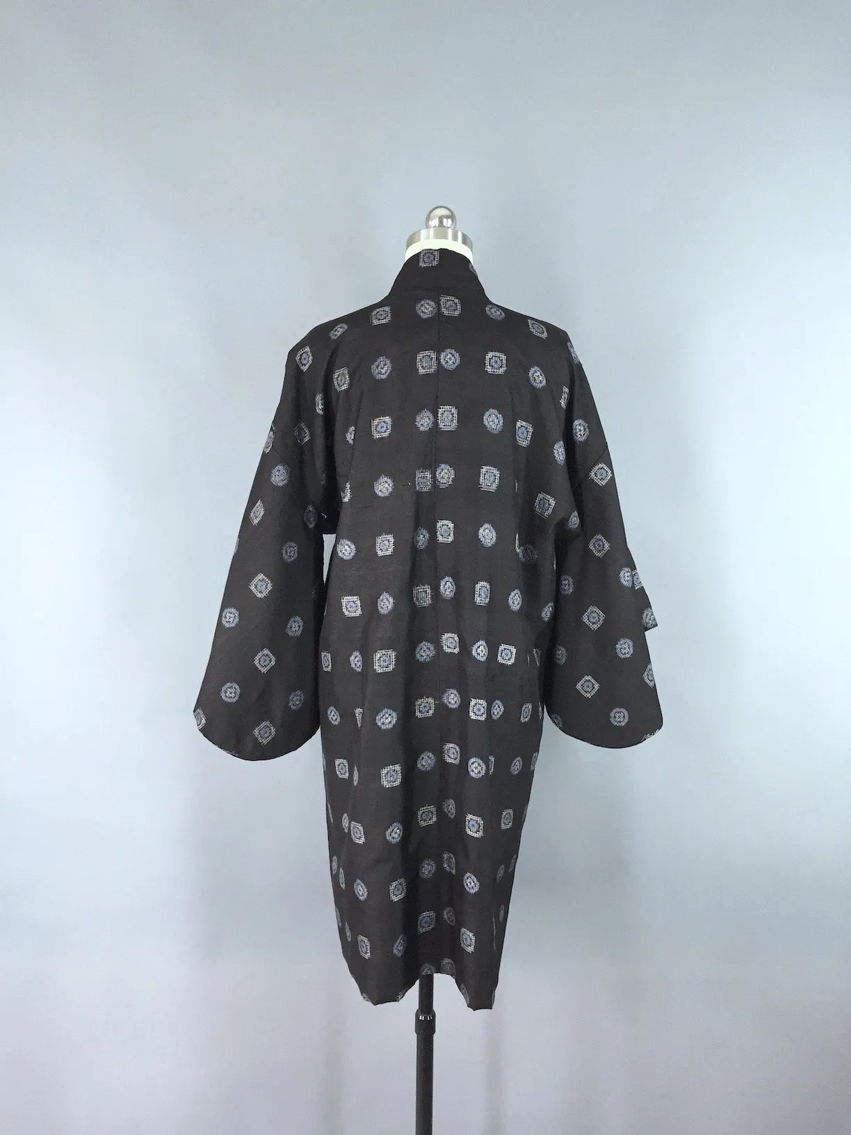 Vintage 1940s Haori Kimono Cardigan / Black & Blue Ikat