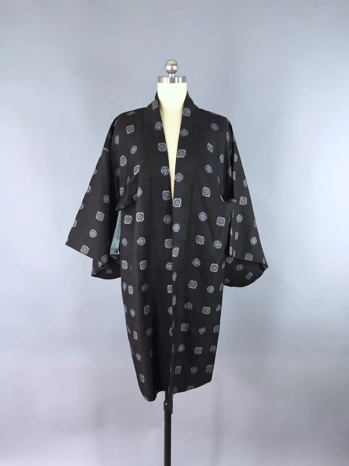 Vintage 1940s Haori Kimono Cardigan / Black & Blue Ikat