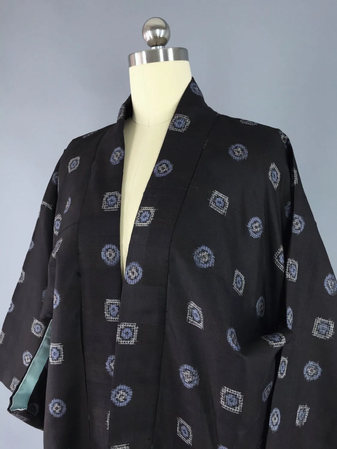 Vintage 1940s Haori Kimono Cardigan / Black & Blue Ikat